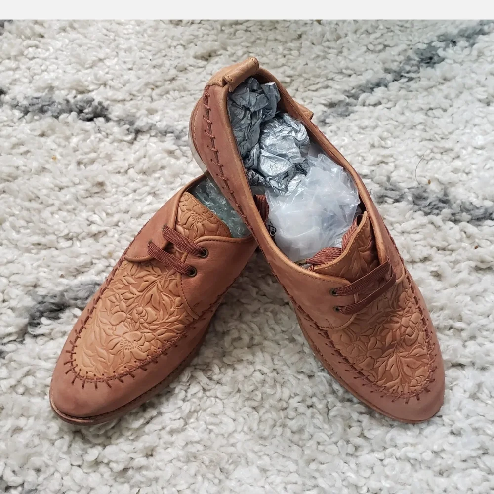 Rae Jones tooled leather loafer flats 40 US 9